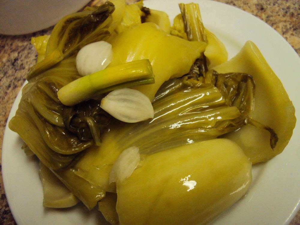 Ăn dưa muối nhiều lợi ích, nhưng ăn quá nhiều tiềm ẩn 4 nguy cơ-2