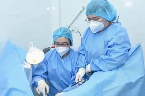 Thủng âm đạo chỉ vì muốn phẫu thuật làm đẹp, thu nhỏ 'cô bé'