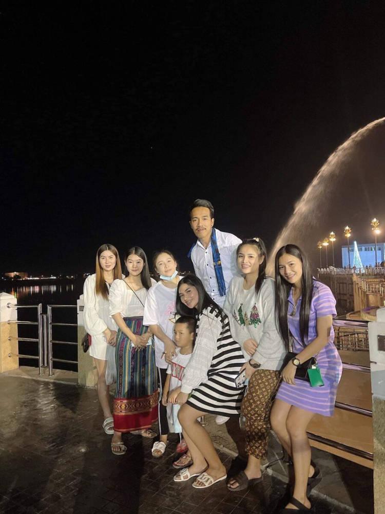 Người đàn ông Thái Lan sống hòa hợp hoàn hảo với 8 vợ trẻ-3