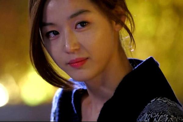 Trước cổng có người lạ lì xì, ra xem thì bật ngửa khi đó là tình cũ-3