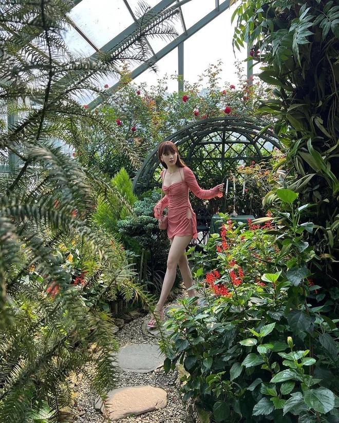 Ngọc Trinh bị soi lộ điểm ứ ừ vì dáng ngồi hớ hênh-4