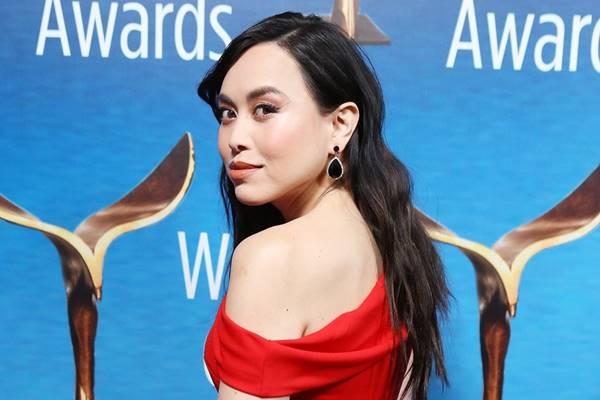 Diễn viên chuyển giới đầu tiên của vũ trụ phim ảnh DC-2