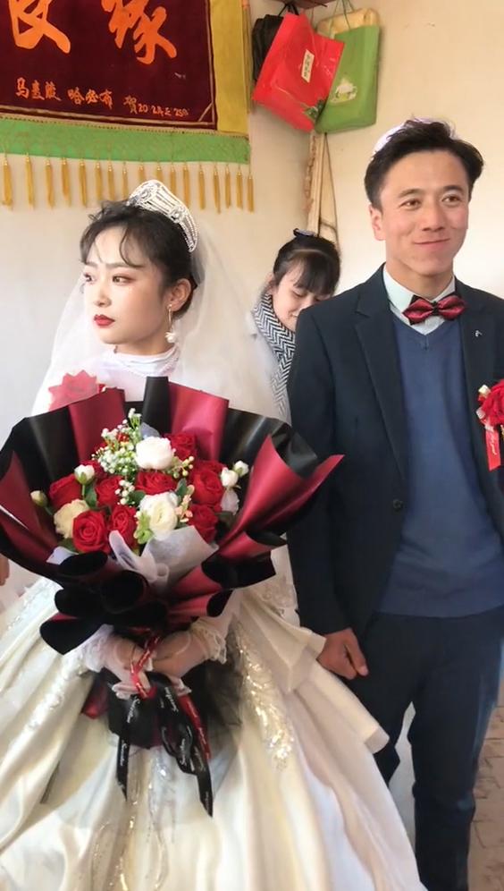 Cô dâu nức nở khóc vì bị bố mẹ bắt xem mặt rồi ép cưới-1