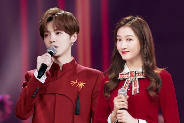 Quan Hiểu Đồng gặp Tôn Lệ sau 18 năm: Cô gái nhỏ giờ đẹp ngất ngây-11