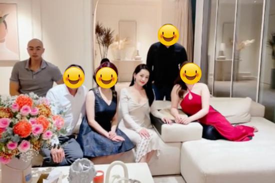 Đánh đòn chiếc váy Chi Pu mặc: Đã không bốc còn gây tranh cãi bầu bì!