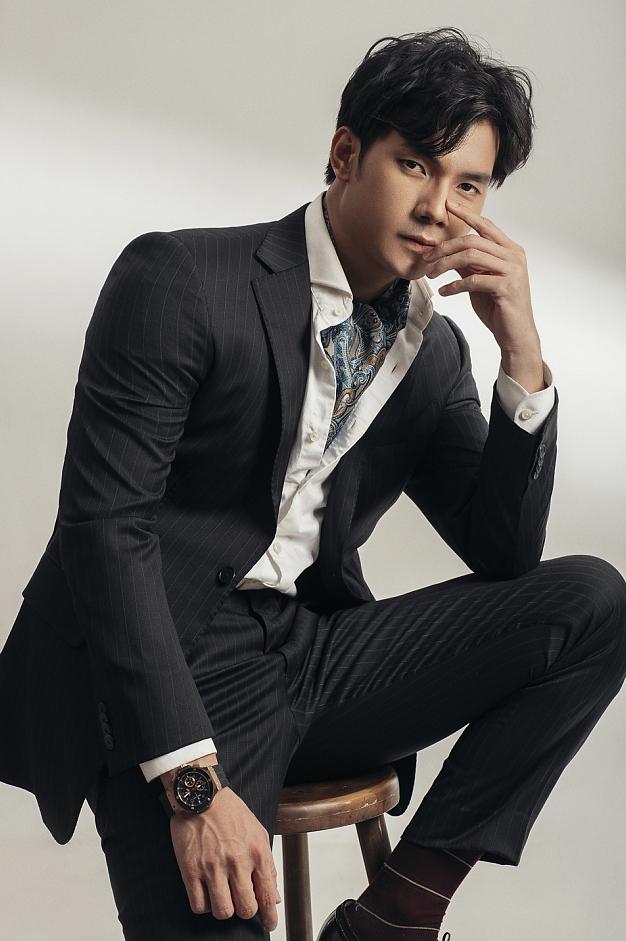 So kè gu thời trang mỹ nam tuổi Dần Vbiz: Ông Cao Thắng mãi đỉnh!-6