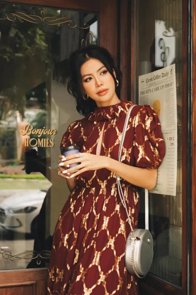 Lệ Quyên 3 vòng thẳng đuột - HHen Niê giản dị như đi cấy-9