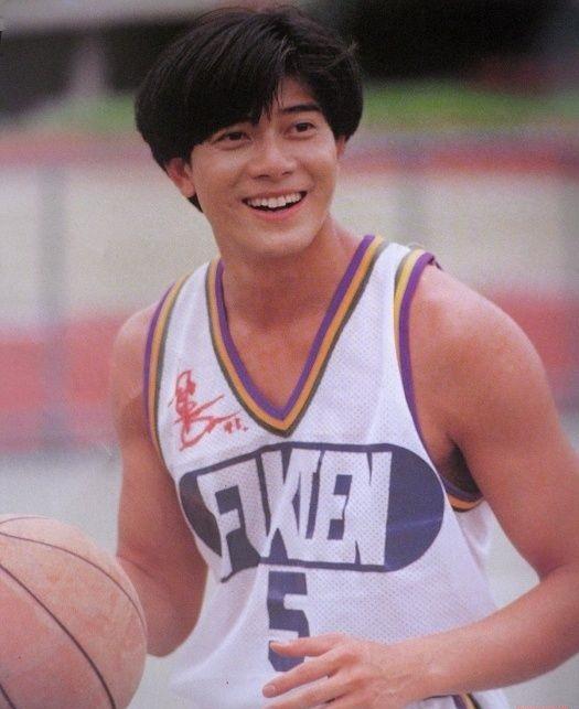 Mặt mũi Quách Phú Thành thời trẻ ra sao mà bị chê tầm thường?-6