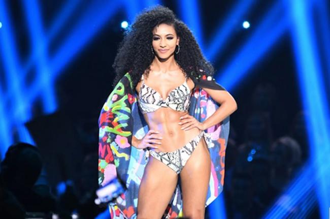 Cheslie Kryst từng tốt nghiệp ngành Luật và MBA tại đại học Wake Forest. Ngoài ra, cô còn được biết đến vai trò là một người mẫu, MC kiêm luật sư. Sự ra đi của Cheslie Kryst khiến người hâm mộ trong và ngoài nước đều tiếc thương.