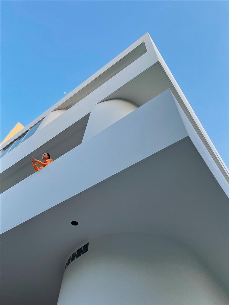 Những sao Việt xây được biệt thự hoành tráng giữa mùa dịch-15