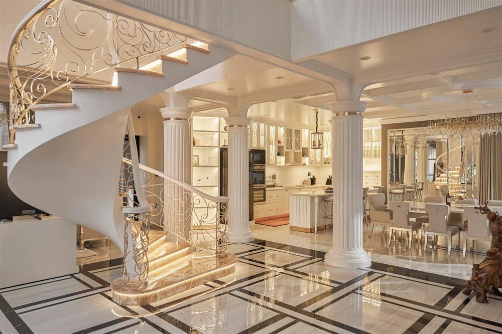 Những sao Việt xây được biệt thự hoành tráng giữa mùa dịch-4