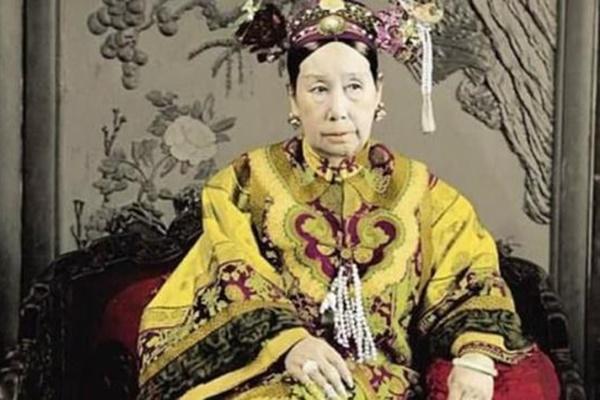 Cần tới 50 cái bếp nấu trên tàu, bữa cơm của Từ Hi Thái hậu có gì xa xỉ?-4