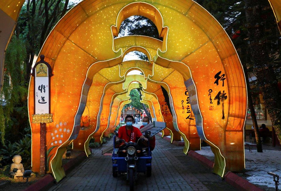 Giữa mối đe dọa dịch bệnh, châu Á vẫn đón Tết Nhâm Dần-7