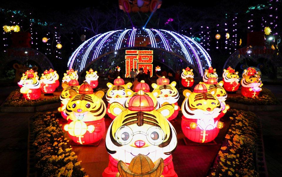 Giữa mối đe dọa dịch bệnh, châu Á vẫn đón Tết Nhâm Dần-8