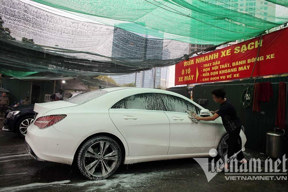 29 Tết: Rửa ô tô chém 300 nghìn, cắt tóc chờ 3 tiếng-11