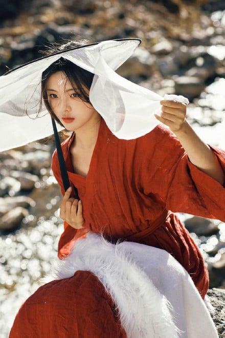 Đọ sắc các quý cô tuổi Dần của làng giải trí Hoa ngữ-12