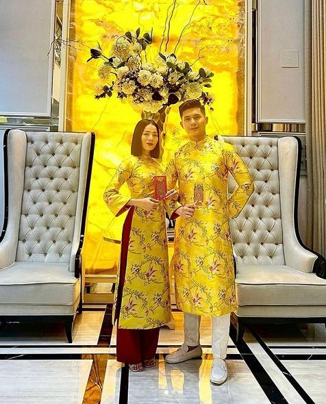 Lệ Quyên diện áo đôi với tình trẻ - cả nhà Hà Hồ đẹp như tranh-1