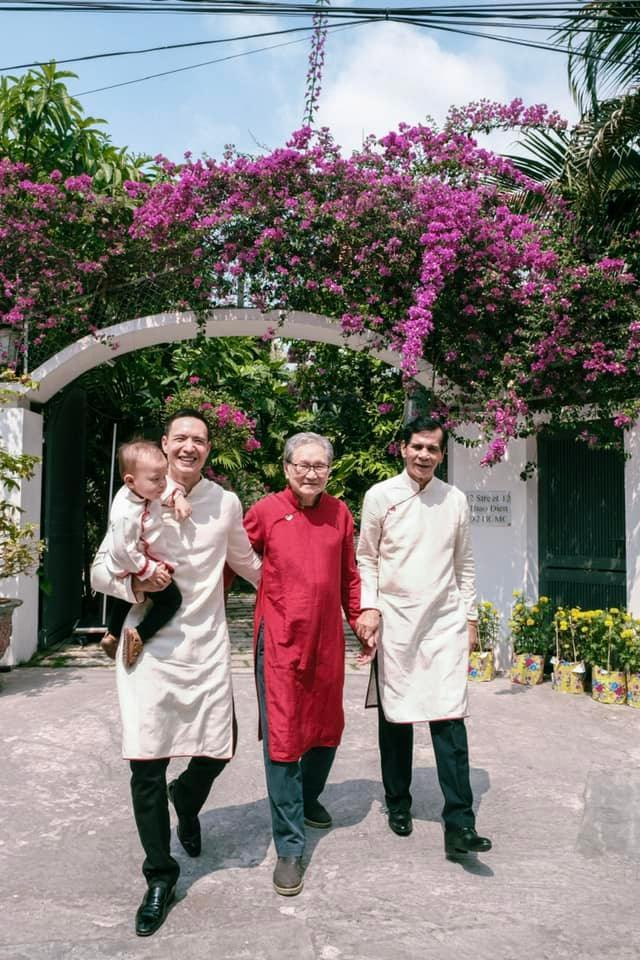 Lệ Quyên diện áo đôi với tình trẻ - cả nhà Hà Hồ đẹp như tranh-5