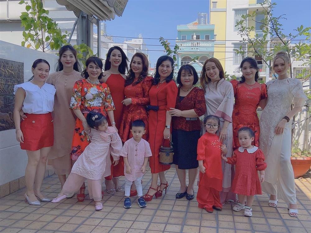 Diệp Lâm Anh đón Tết bên bố mẹ chồng, Đức Phạm chẳng thấy mặt-2