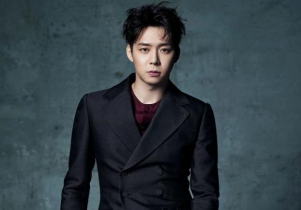 Park Yoo Chun là một trong những idol lấn sân sang diễn xuất ấn tượng. Nam diễn viên còn giành được giải thưởng diễn xuất tại Lễ trao giải của 3 kênh truyền hình lớn nhất là SBS, KBS và MBC.