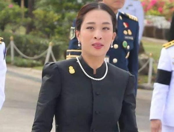 Hoàng đế Thái Lan 68 tuổi 5 đời vợ, nhưng con gái 42 tuổi vẫn độc thân-2
