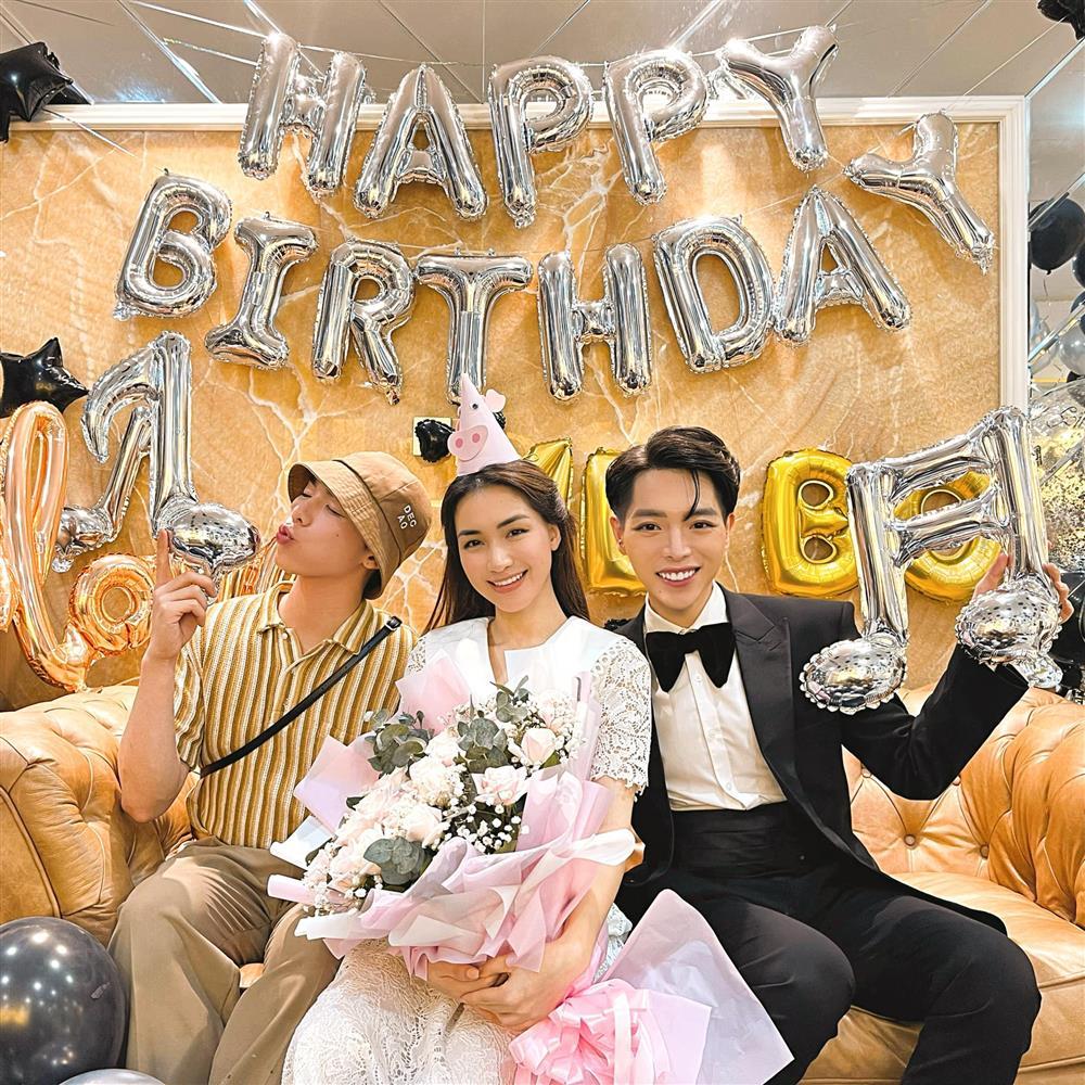 Xôn xao nam ca sĩ đình đám Vbiz chụp ảnh cưới đầu năm-6