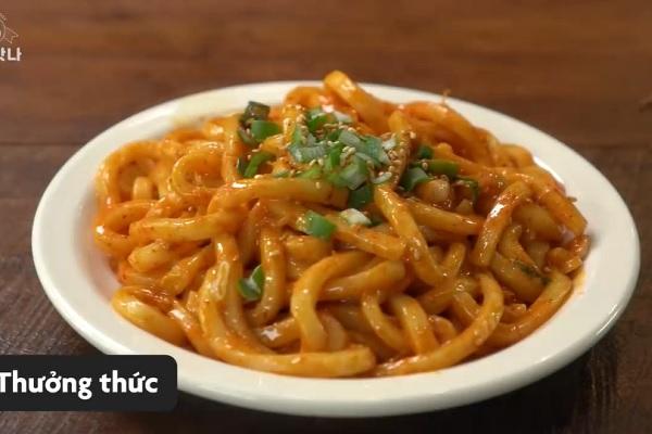 Cây bơ Đà Lạt ra quả đột biến, giống mối tình vụng trộm với cây phật thủ-1