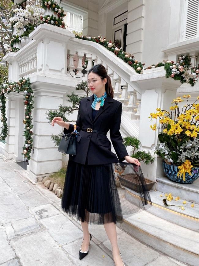 Hiện tại, gia đình Thanh Tú ở trong căn biệt thự xa hoa, sang trọng tại Hà Nội và kín tiếng về đời tư. Người đẹp cũng dần rút khỏi showbiz và nghỉ việc MC truyền hình để tập trung cho gia đình nhỏ.