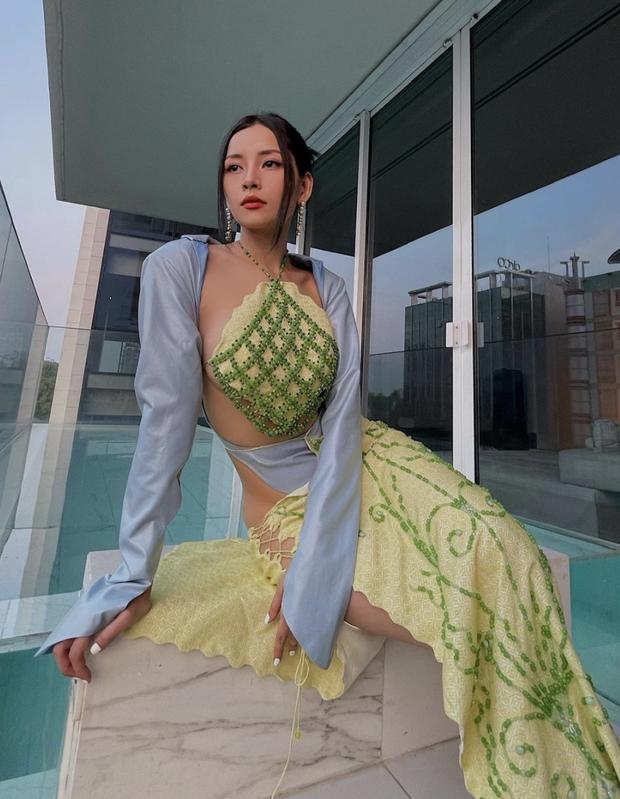 Chi Pu diện đồ mỏng tang, ơ kìa bàn tay hư ngay vòng 1-5