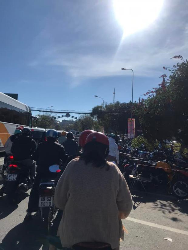 Đà Lạt ngay lúc này: Ô tô, xe máy còn nhiều hơn du khách-4