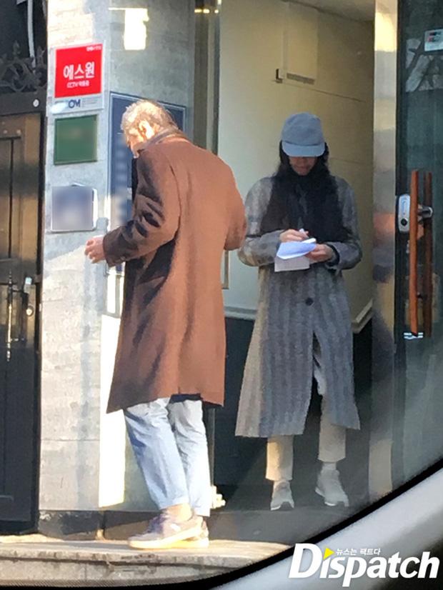 Tiểu tam trơ nhất lịch sử và đạo diễn đáng tuổi bố lần đầu công khai-2