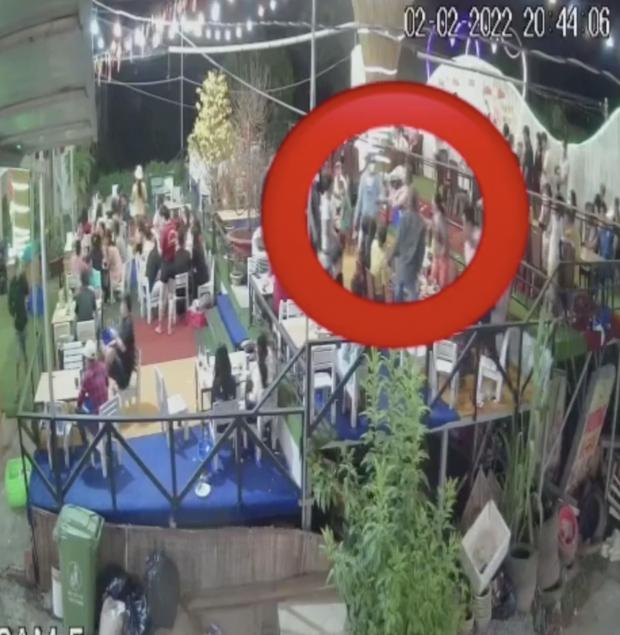 Về quê ăn Tết, Trang Nemo bị người đàn ông lạ tạt nước, tát cháy má-6