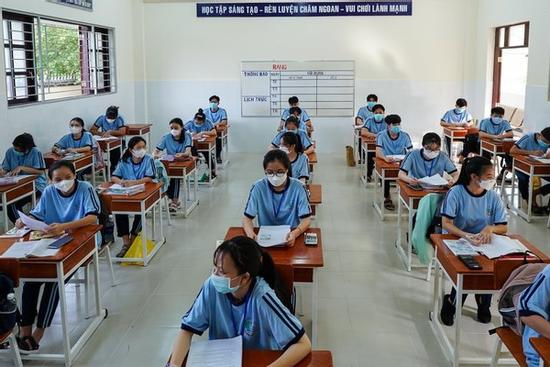 Học sinh cả nước trở lại trường sau kỳ nghỉ Tết