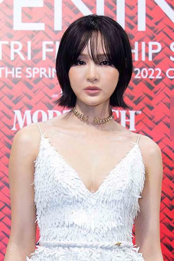 Những lần lộ diện khác lạ của mỹ nhân Việt khiến dân mạng ngơ ngác-1