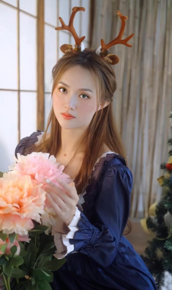 Những lần lộ diện khác lạ của mỹ nhân Việt khiến dân mạng ngơ ngác-5