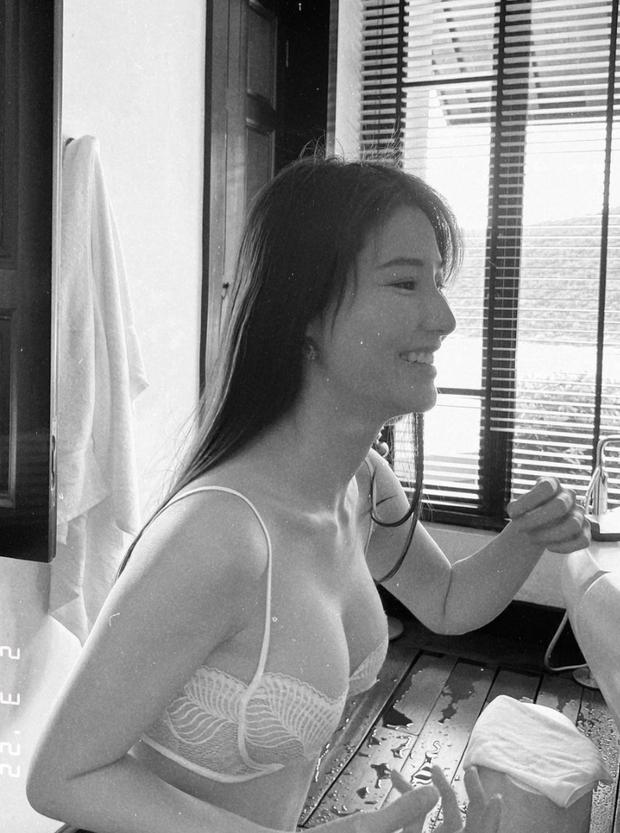 Mới đầu năm Diễm My 9x đã diện bikini mỏng tang bé xíu-2