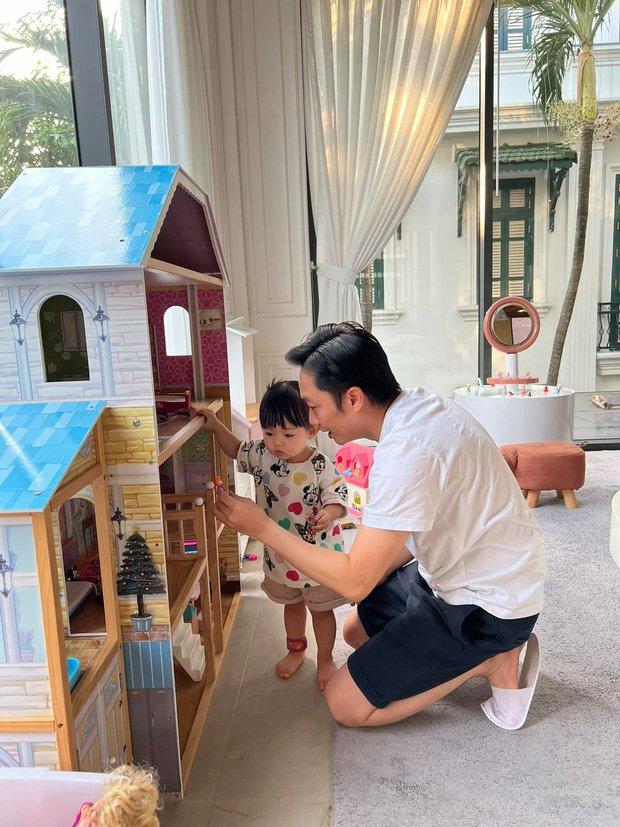 Cường Đô La: Con trai sống xa xỉ, tặng con gái BST túi 700 triệu-10