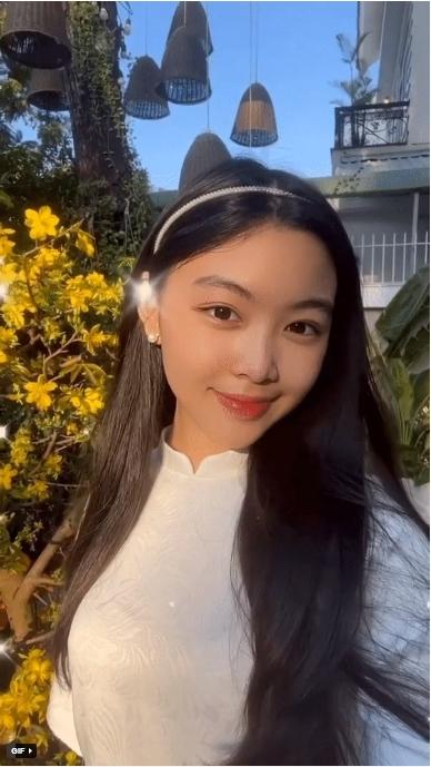 Ái nữ nhà Quyền Linh giật spotlight mùng 4 Tết vì quá xinh đẹp-1