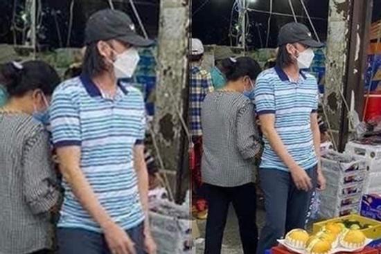 Lộ ảnh Hoài Linh ra chợ bán hoa quả ngày Tết?