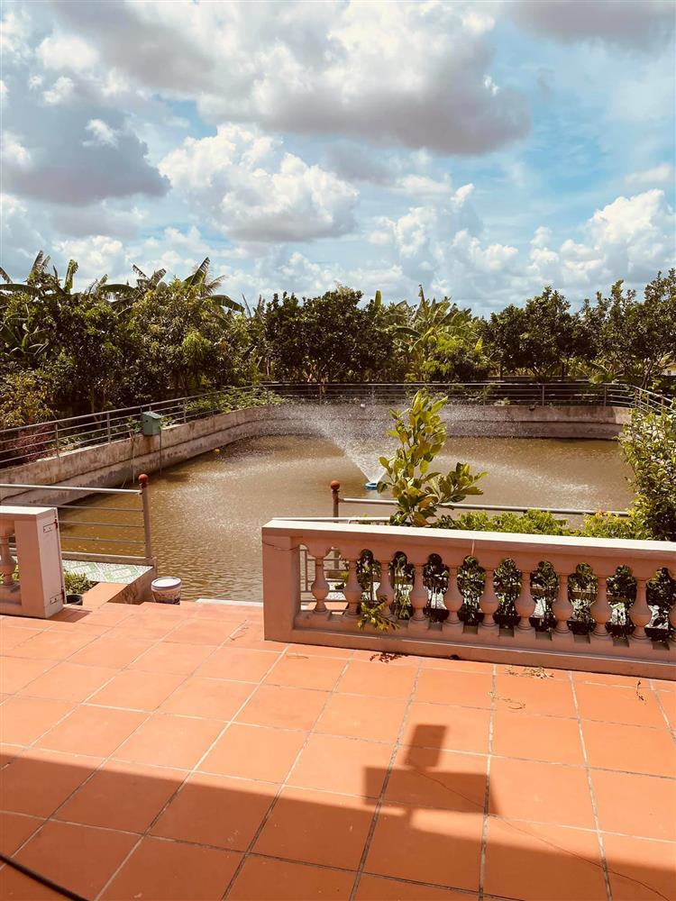 Lộ biệt thự gia đình hôn phu Ngọc Hân, nhìn chuẩn nhà giàu-7