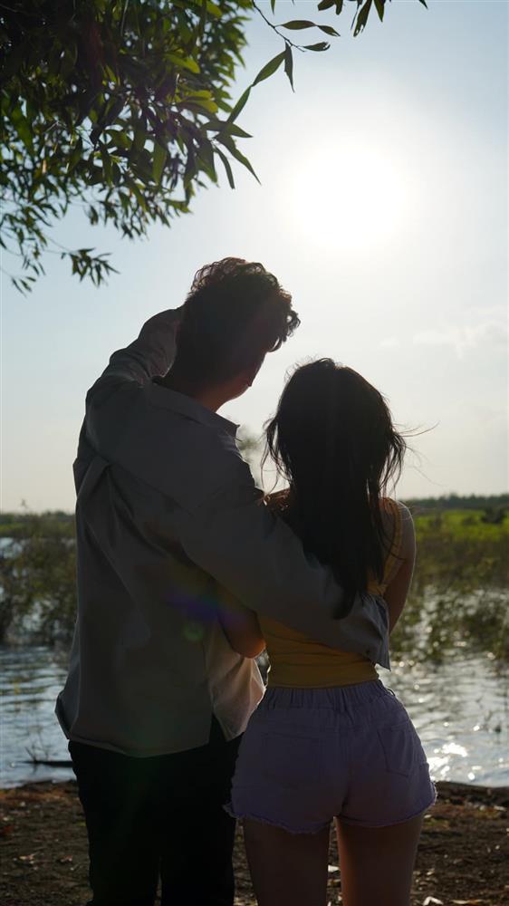 Màn tụt quần nhức mắt của người yêu chồng cũ Lâm Khánh Chi-3