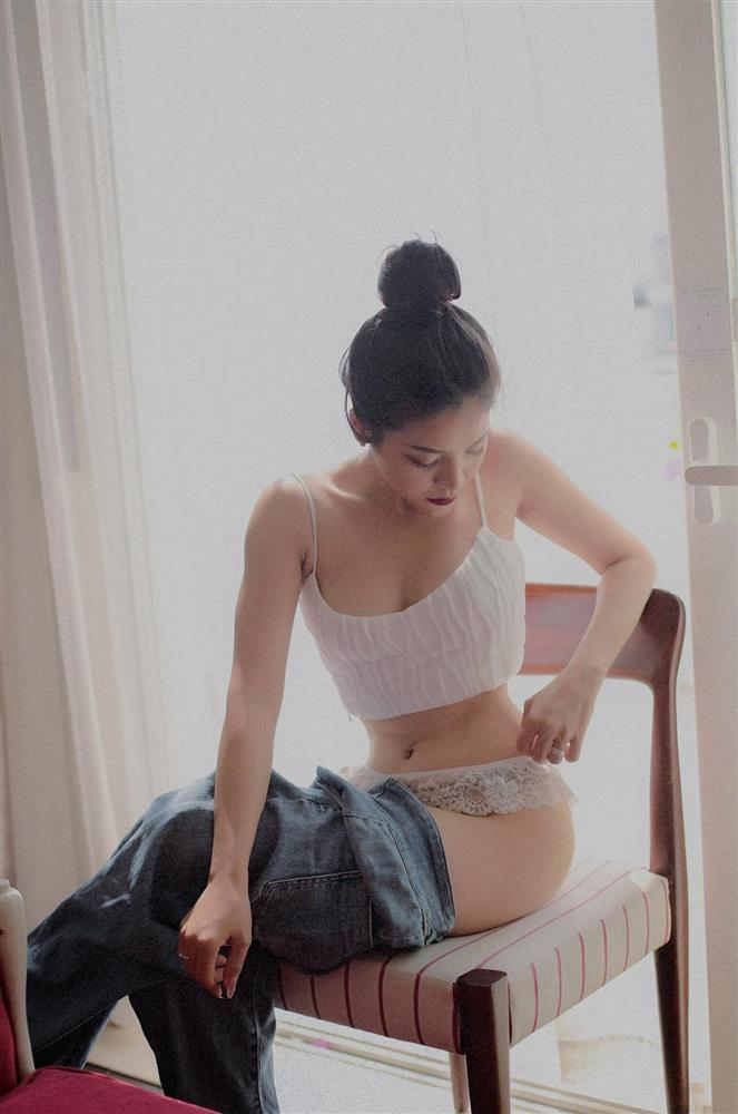 Màn tụt quần nhức mắt của người yêu chồng cũ Lâm Khánh Chi-7