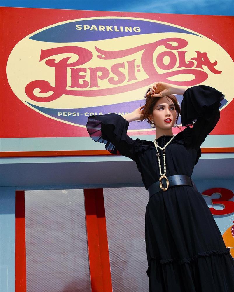 Ngọc Trinh Tết Dương hở phản cảm, Tết Âm kín như bưng-8