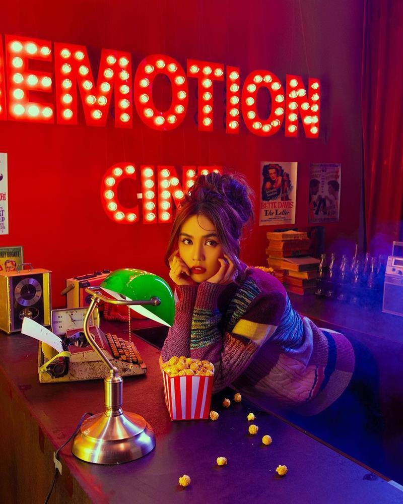 Ngọc Trinh Tết Dương hở phản cảm, Tết Âm kín như bưng-9