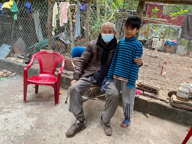 Cặp vợ chồng bác cháu ăn Tết như thế nào?-3