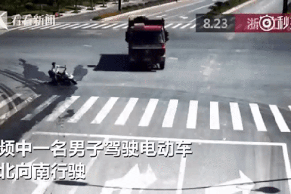 Thời tiết ngày đầu tiên sau nghỉ Tết: Hà Nội mưa rào và dông-1