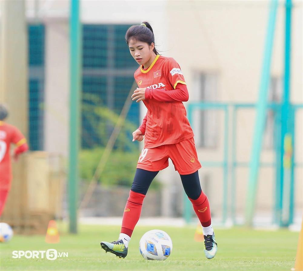 Nữ tiền đạo 2k1 của tuyển Việt Nam, đời thường xinh xỉu-7