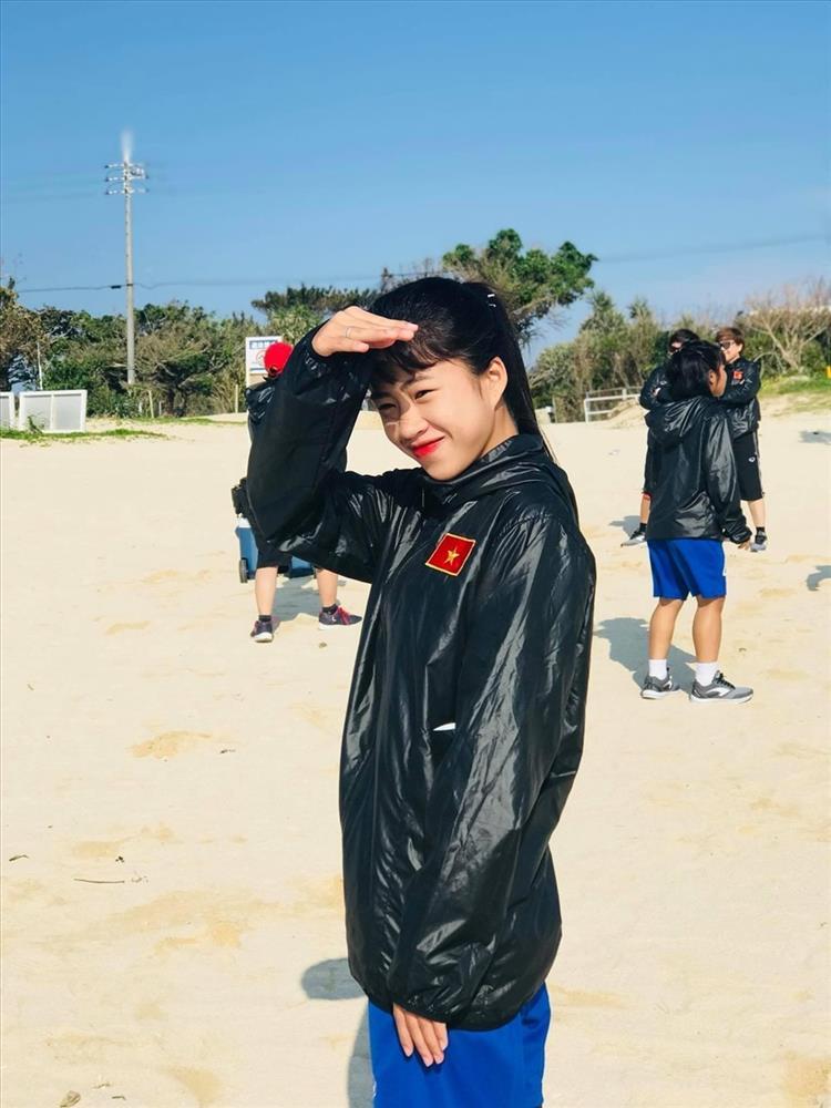 Nữ tiền đạo 2k1 của tuyển Việt Nam, đời thường xinh xỉu-8