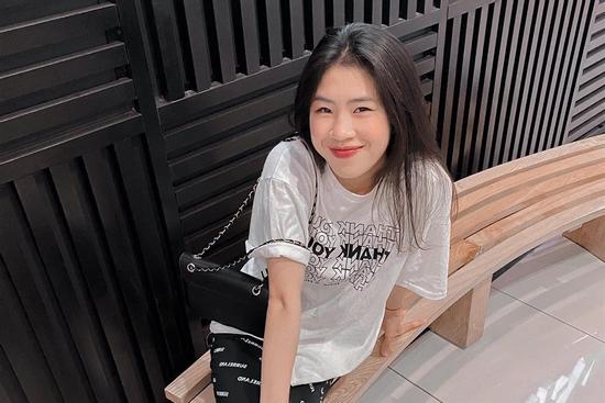 Nữ tiền đạo 2k1 của tuyển Việt Nam, đời thường 'xinh xỉu'