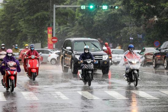 Thời tiết ngày đầu tiên sau nghỉ Tết: Hà Nội mưa rào và dông
